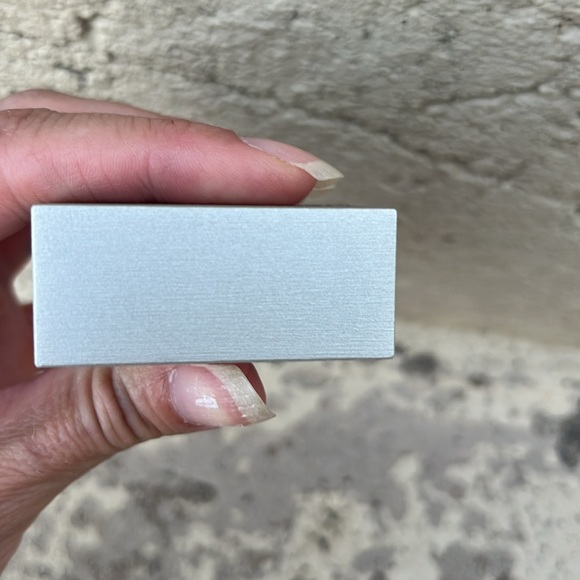 New Liz perfume - Picture 7 of 14